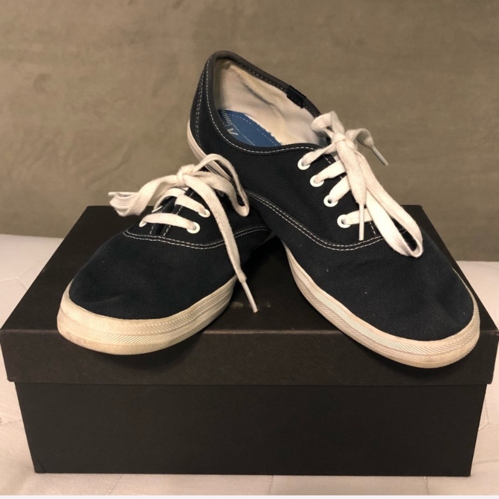 Navy Keds
